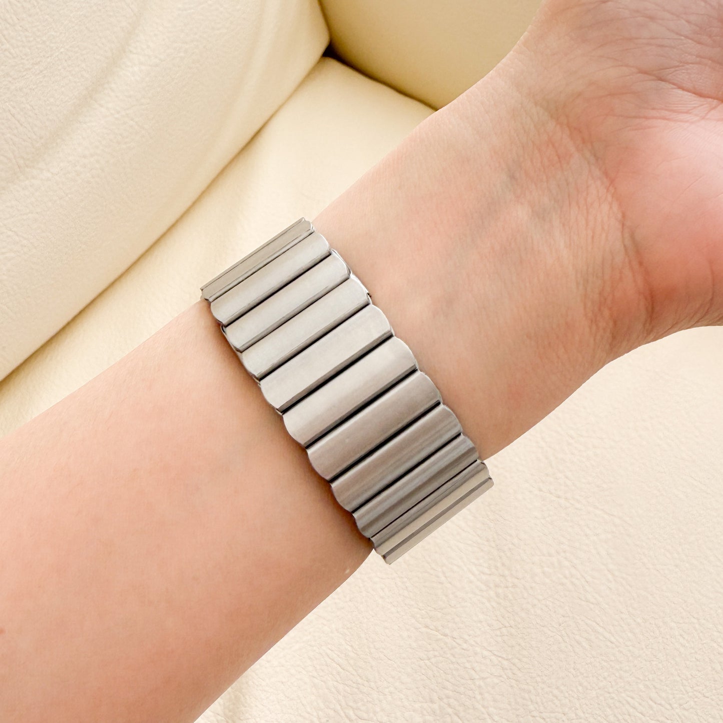 (St-Steel) Magnetic Apple Watch Strap - Silver