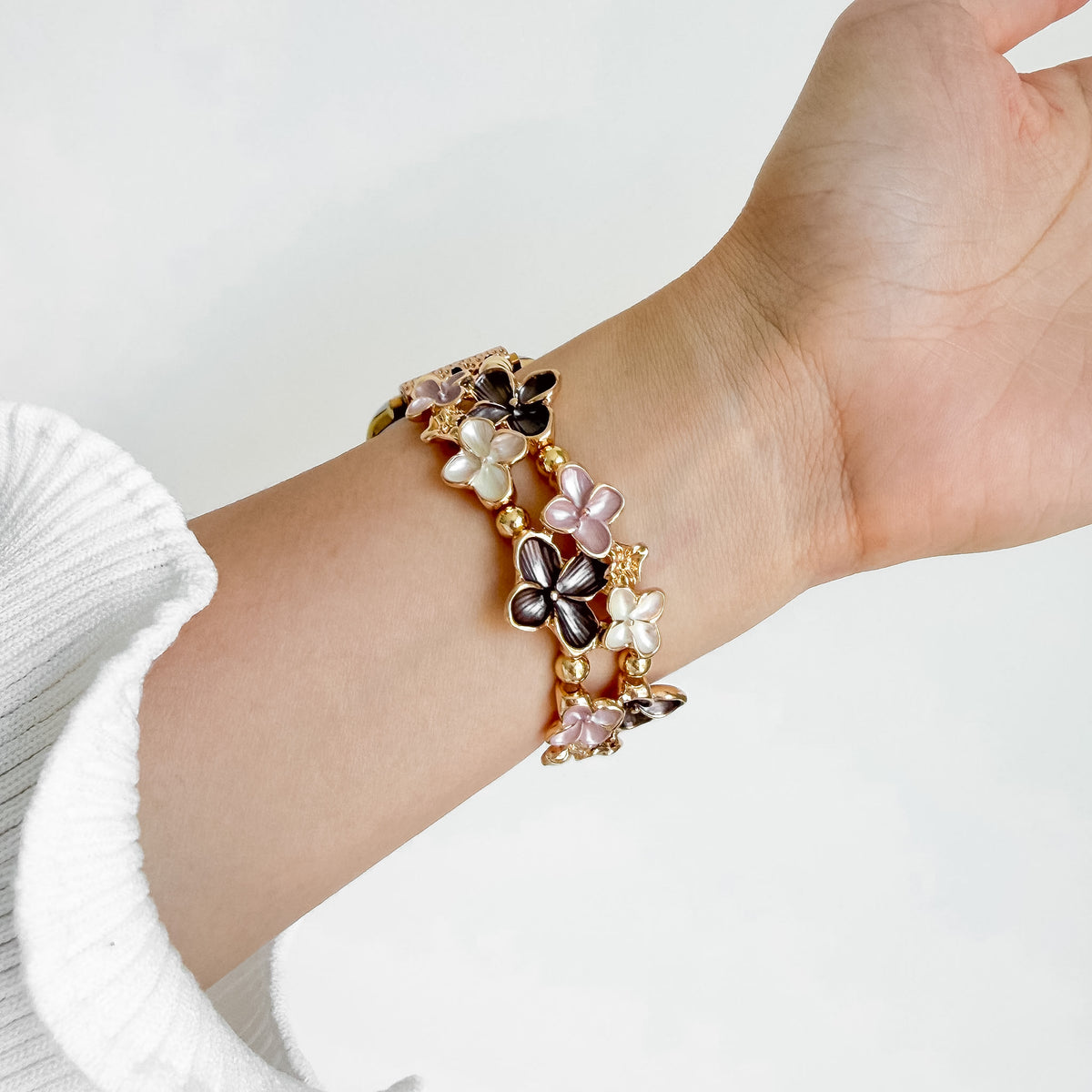 Bloom Apple Watch Bracelet in Brown detail view