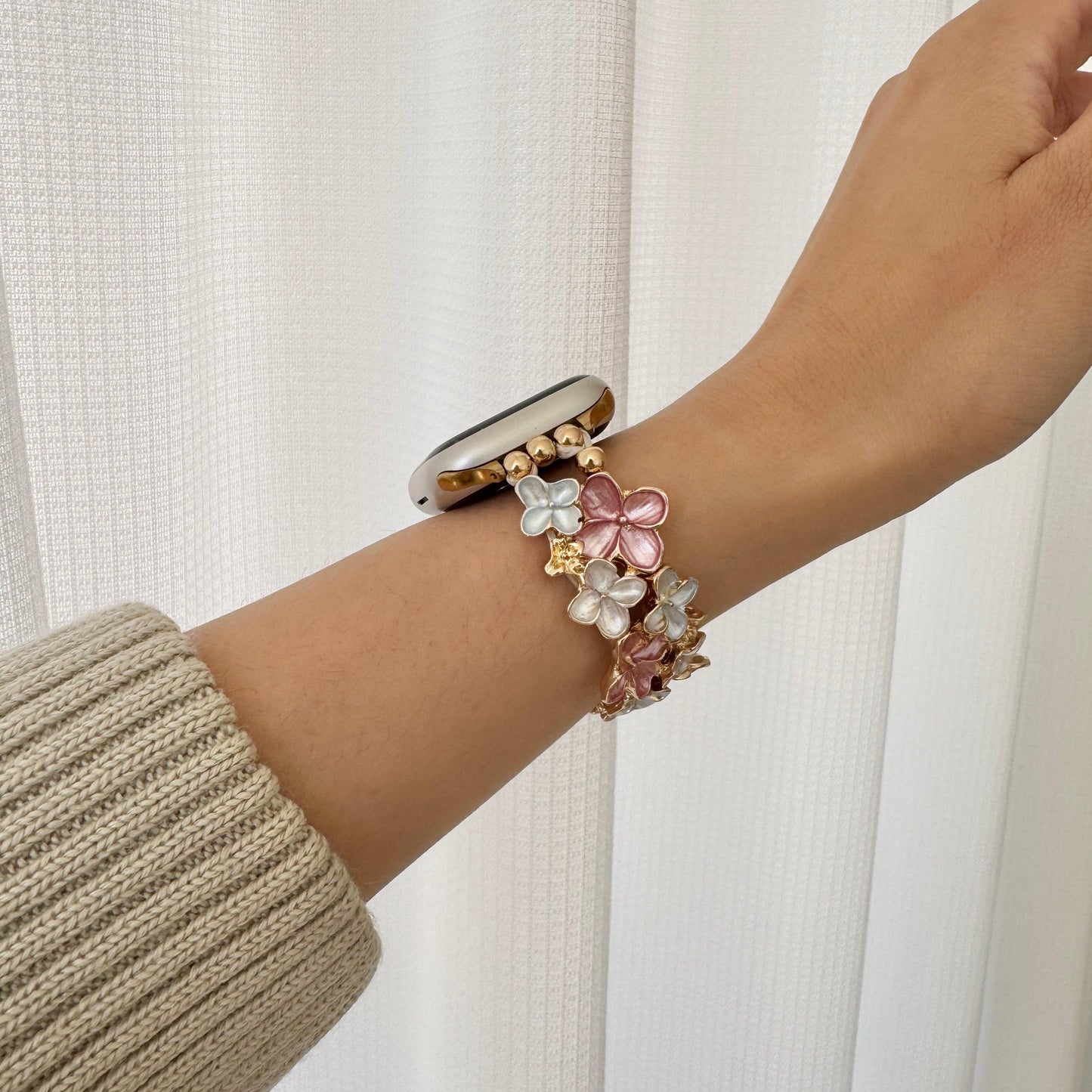 Bloom Apple Watch Bracelet - Pink 3