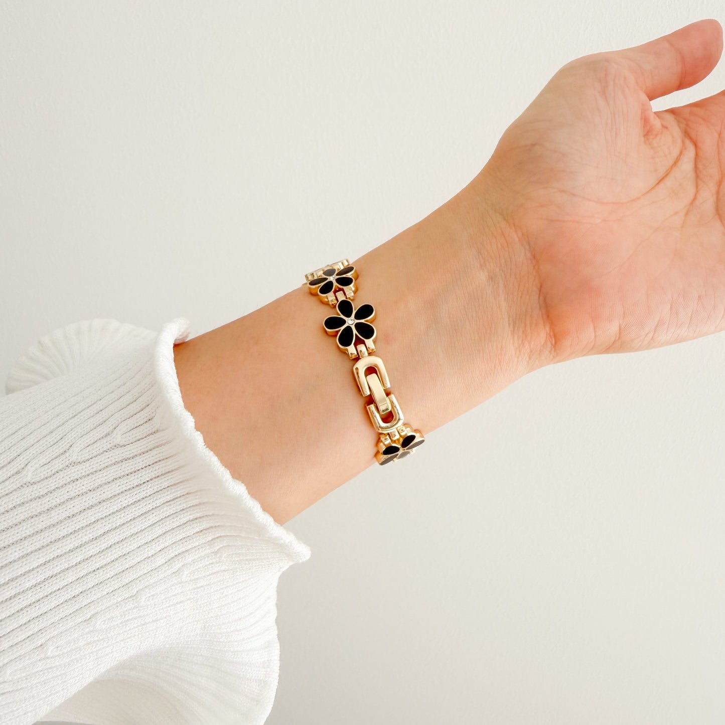 Midnight Fleur Apple Watch Bracelet - Black