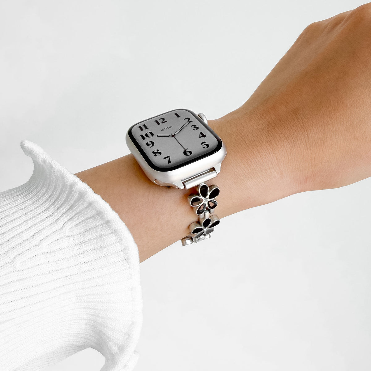 ミッドナイトフルール Apple Watch ブレスレット - ホワイト