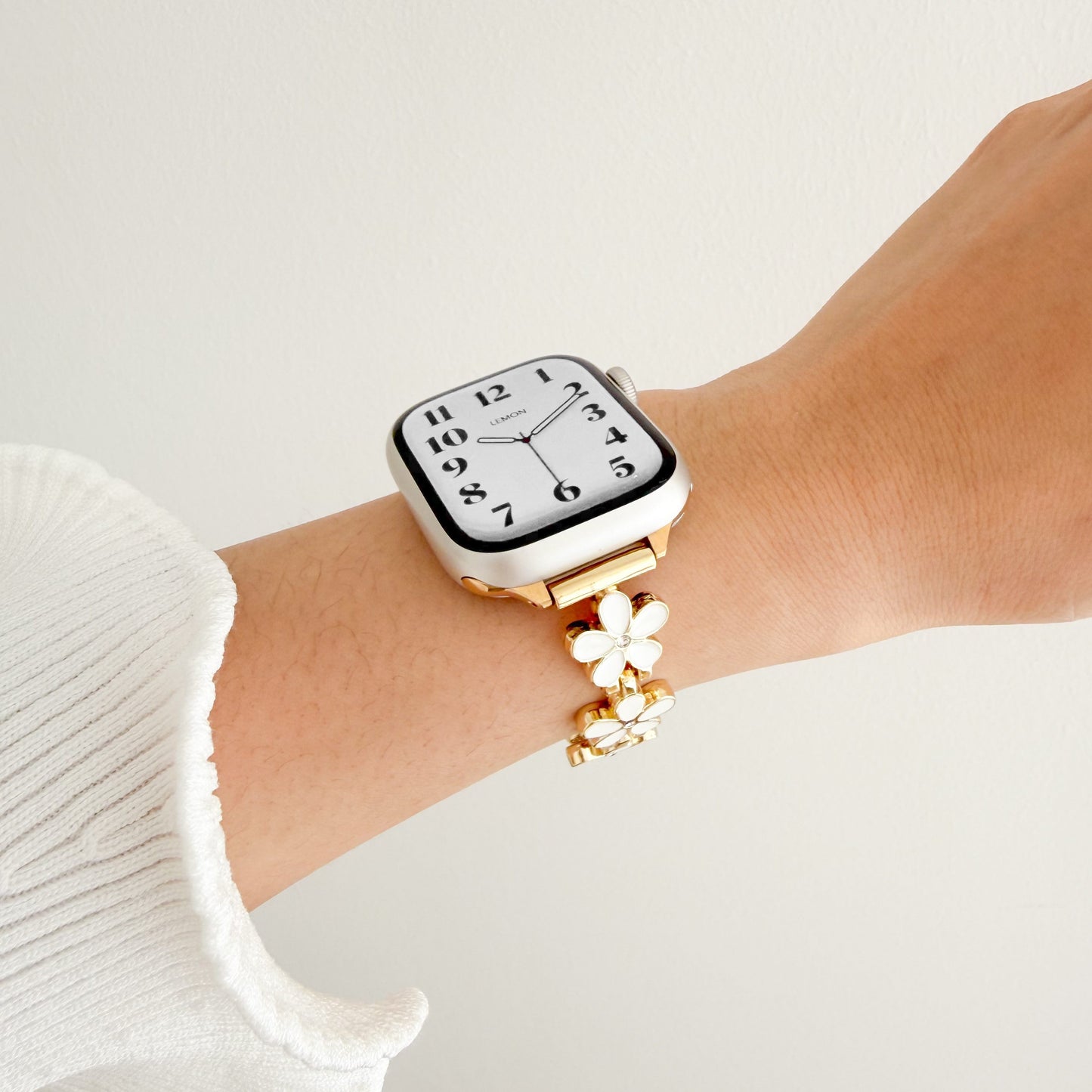 Midnight Fleur Apple Watch Bracelet - White