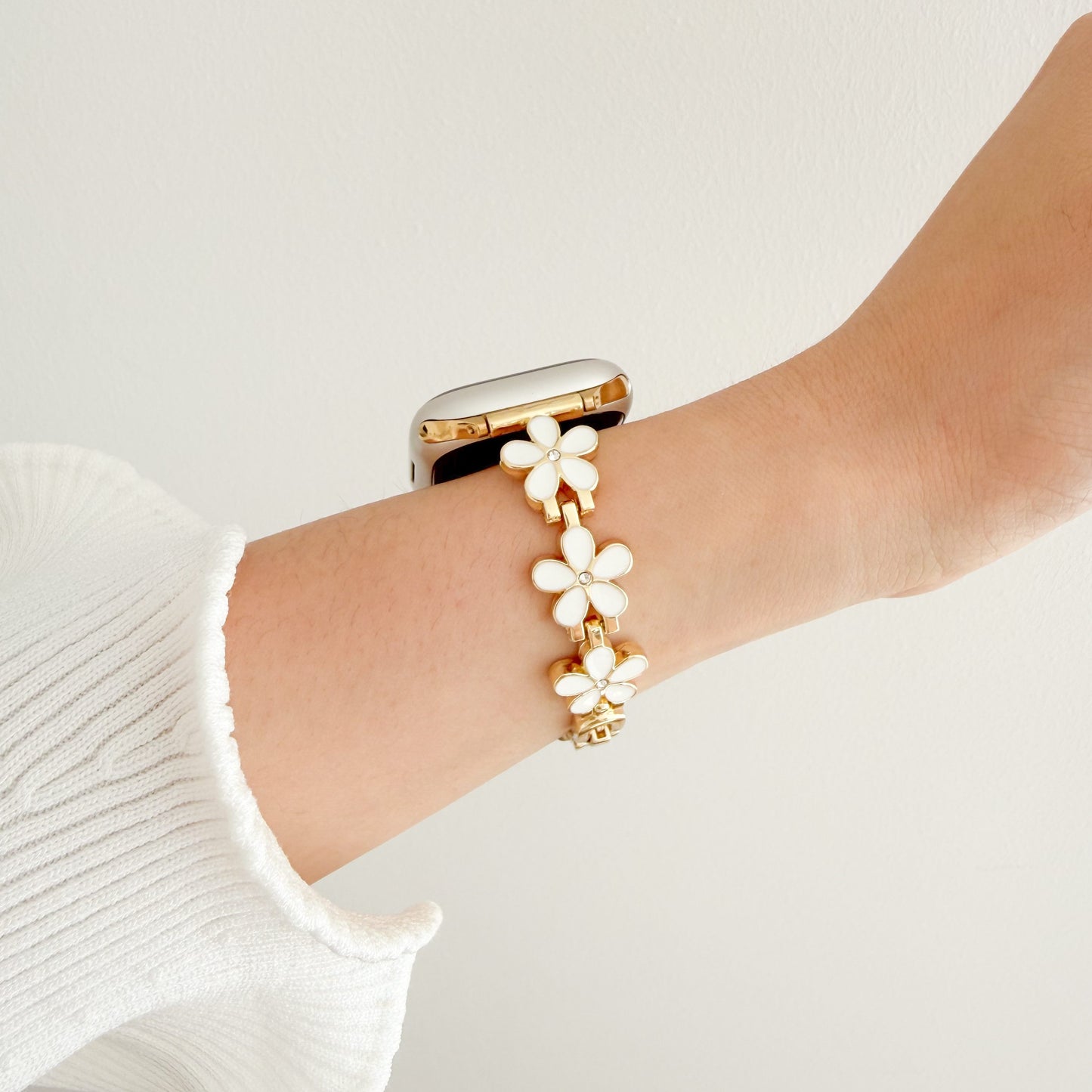 Midnight Fleur Apple Watch Bracelet - White