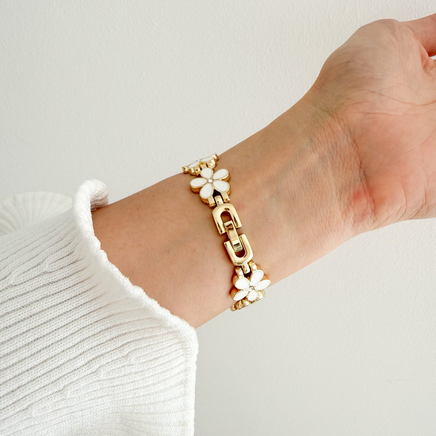 Midnight Fleur Apple Watch Bracelet - White