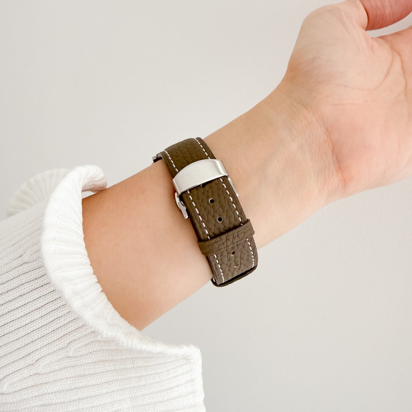 Migliara Leather Apple Watch Strap - Olive