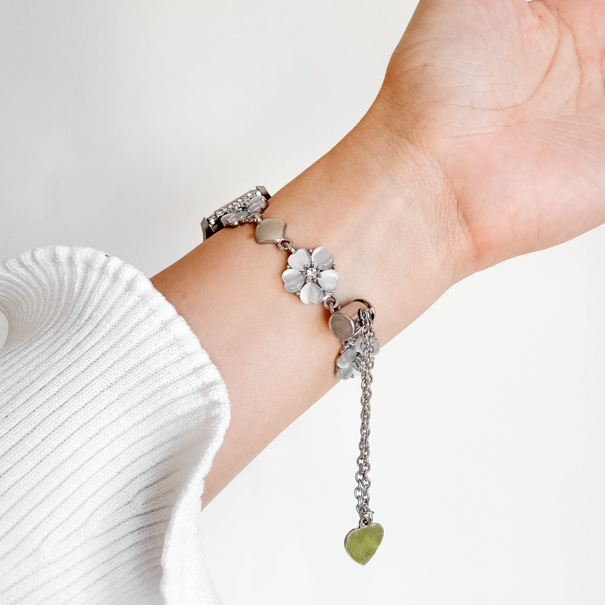 Sakura Chain bracelet for Garmin watches in silver with a cherry-blossom charm