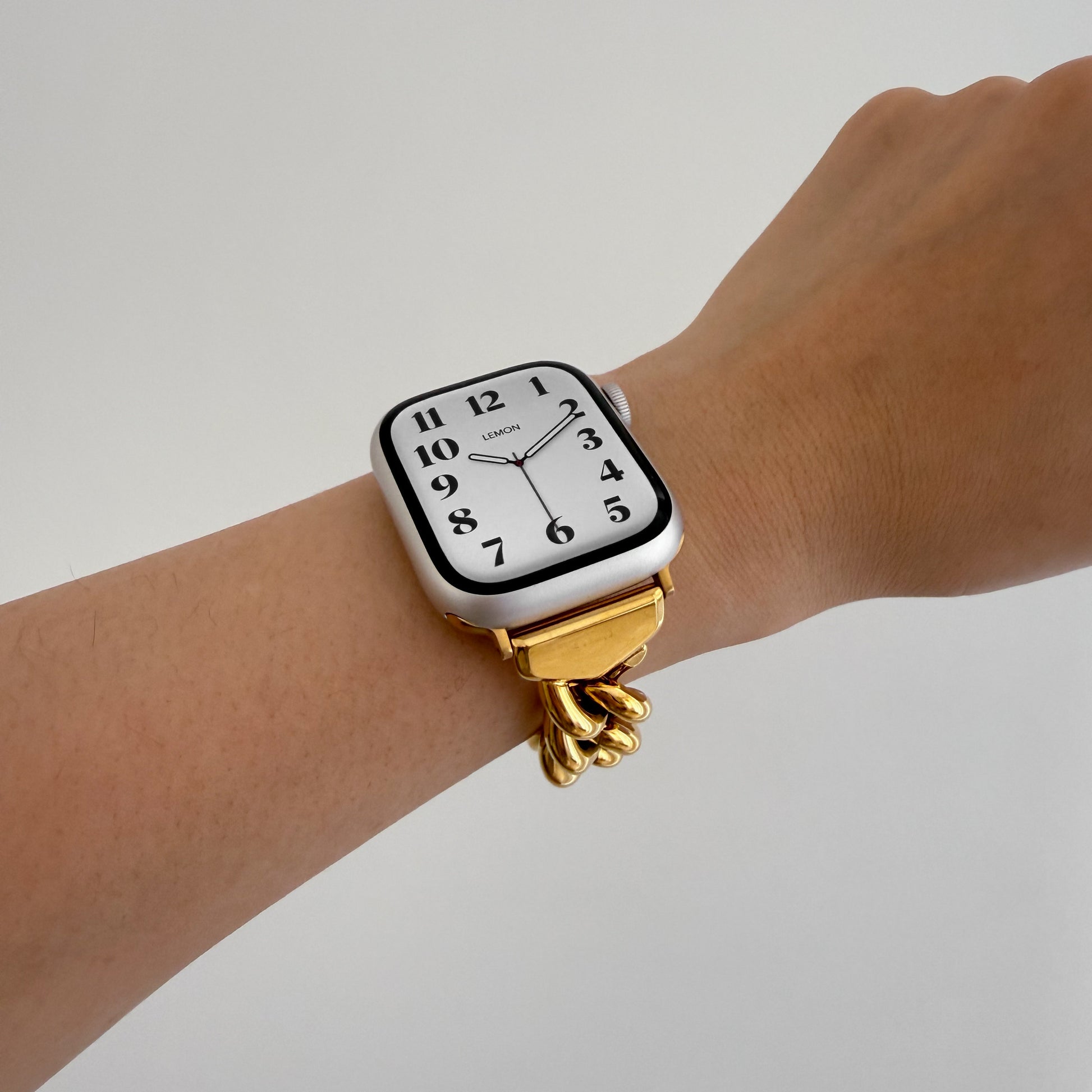 (St-Steel) Slim Timeless Apple Watch Bracelet - gold