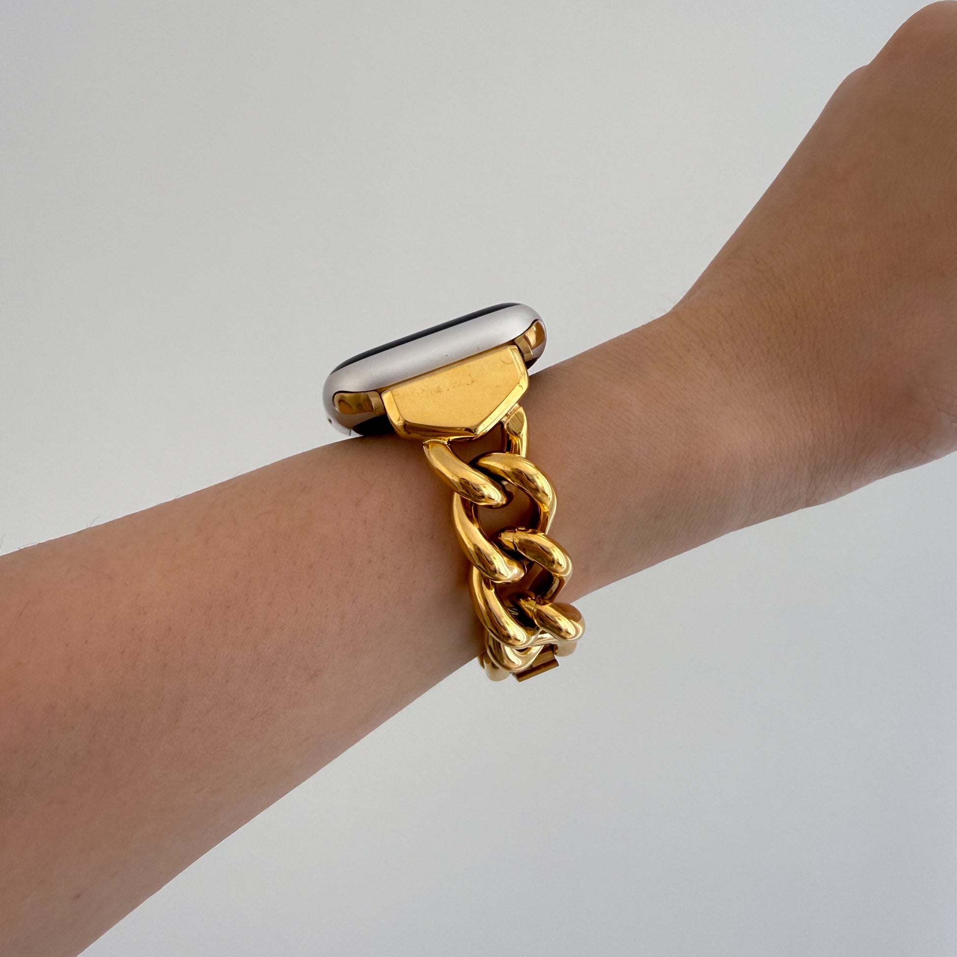 (St-Steel) Slim Timeless Apple Watch Bracelet - gold 3